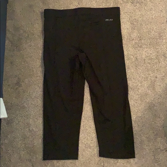 Nike dri fit capris - Picture 5 of 5